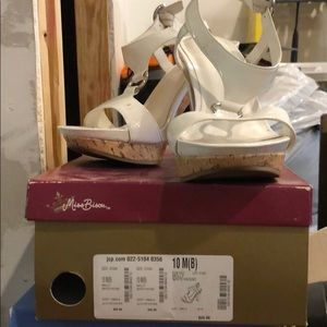 Miss Bison white and cork size 10 heels